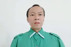 怎么把自己的的手机屏幕拍下来？三德师兄教你，只要一招就搞定了
