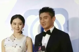 幸福！吴奇隆带儿子探班刘诗诗，享受亲子时光游迪士尼视频封面