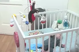 奇闻异事：她是世界上最迷你的母亲，刚生下的孩子都有她一半大！视频封面