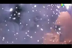 棋逢对手；周润发，任达华枪法对决！图片