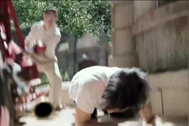 邪不压正：彭于晏光身子在房顶跑身材是真的好视频封面