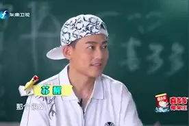 苏醒回母校，和初中老友重聚，初恋女友惊喜现身激动拥抱！视频封面