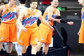 合同期两年！上海外援弗雷戴特签约太阳 他曾是CBA得分王视频封面