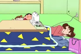 小新幼儿园庆典，妈妈给小新拍视频，结果全部拍错了视频封面