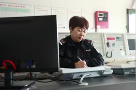 三门峡这个监控员，每天盯着194个屏幕#三门峡 #最美物业人视频封面