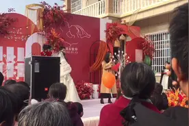 婚礼主家代表致答谢辞。#喜结良缘 #婚礼花絮 #婚礼现场视频封面