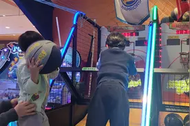 #投篮机 #气氛搞起来 #亲子时光 #嗨翻全场 #电玩城扛把子