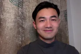 你不可能什么都有，但也不可能什么都没有。#自拍文案 #情感视频封面