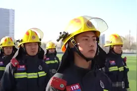 消防员比武竞赛现场来了！超帅合集！燃爆现场！#火焰蓝视频封面
