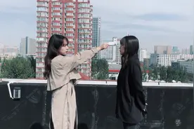 当近视眼镜和隐形眼镜相遇之后...会发生什么呢？#拍出电影感视频封面