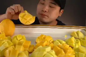 芒果自由啦，一大口果肉吃到饱，这就是水果星人的天堂！#asmr视频封面