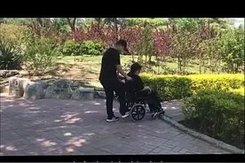 轮椅折叠轻便小型老人手推车超轻便携残疾人老年多功能代步车视频封面