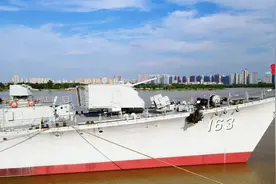 南昌舰主题公园是一个国防教育基地，欢迎大家乘坐动车来参观哦！视频封面
