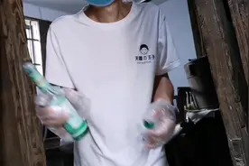 老人房间里尿味，屎味，太重了，给他用去味剂喷喷，不知效果如何视频封面