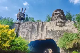 十三世纪初叶蒙古高原东北的斡难河畔突然出现一直铁骑视频封面