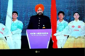 最厉害的4个背景笑容 😄😄😄😄