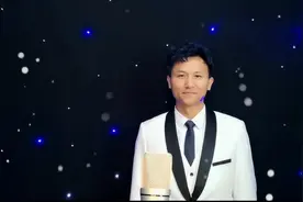 完整版《我像雪花天上来》有人说目前唱的最好的，你觉得呢？视频封面