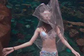 水下最大悲剧，一条14岁的美人鱼窒息在水里……#水下摄影视频封面