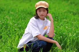 这应该是义乌哪所高中的校花吧 #校服女孩 #麦田拍照视频封面