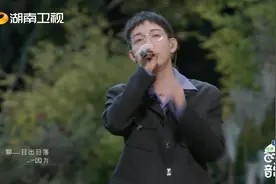 #胡夏听你说秒回校园 胡夏唱歌总有一种校园感👾温暖治愈好欢快视频封面