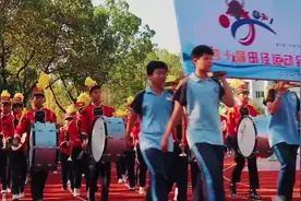 金秋的九月，是丰收的季节，是喜悦的季节