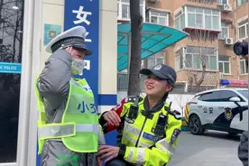 希望道明小朋友能战胜病魔，早日康复，实现梦想！ #交警正能量视频封面