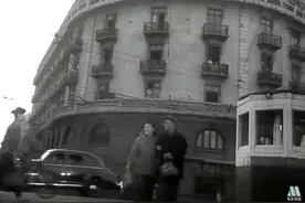 50年代的上海街景，来自电影女理发师#珍贵影像 #珍贵视频视频封面