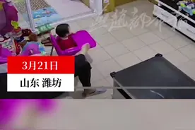 妈妈在屋里给娃讲题冒火气 宝爸怕受牵连赶紧起身擦桌子
网友：满满的求生欲#孩子教育 #监控下的一幕 
（视频来源：感谢@茜茜姐 ）视频封面