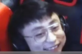 尖钩被弹幕灵魂质问，直言巅峰马斯托和嘎啦55开，水晶哥：太少了，零十开！#胖虎陪你看lpl #水晶哥 #lol 视频封面