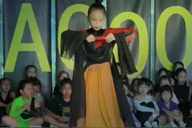 11岁女孩跳中国风爵士惊艳四座，刚柔并济 翩若惊鸿！看得鸡皮疙瘩都起来了👍#台上一分钟台下十年功 #灵魂舞者视频封面