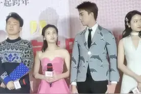 #吴磊 #张子枫 的互动好有爱！期待两人在《宠爱》里的合作！视频封面