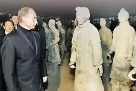 普京总统在参观兵马俑时几连问，足以看出惊人的智慧和观察能力，还有对中国兵马俑的喜爱！#思维 #教育 #励志 #正能量 #涨知识 视频封面
