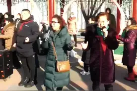 五十年代，他们的父辈都来自全国各地支援内蒙古建设，他们是支边二代，把青春都奉献在这片神奇的土地，回首往事 无怨无悔。 #内蒙古包头市视频封面