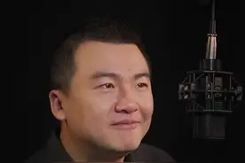 伸出你的右手就能判断你在男人心里的位置。#女人 #致女人 #情感 视频封面