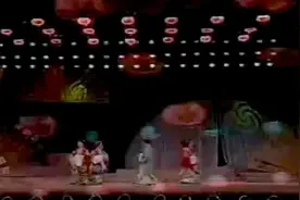 越剧老旦周宝奎花甲之年演唱《碧玉簪·送凤冠》风采不减当年视频封面
