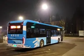 567路从今天开始改道燕子矶长江隧道运行视频封面