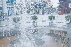 西安城隍庙，位于西安西大街大学习巷东侧，为明清风格坛庙建筑视频封面