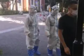 网曝北京房山区一小区出现阳性病例，感染者曾去张家界和三亚；镇政府：小区已封闭，具体情况不清楚视频封面