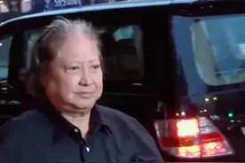 68岁#洪金宝瘦了 ，曾因早年拍电影留下膝患出问题而拐杖代步，曾被称为最灵活的胖子如今暴瘦没有当年的大哥风范了视频封面