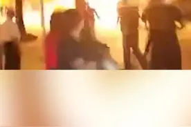 12日凌晨，惠州一楼房深夜突发大火， 现场传出爆炸声。