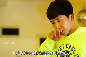 男人不顾阻拦，骑摩托上了高速，交警发现后很快便追上了他视频封面