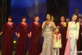 湖南工学院庆祝改革开放四十年文艺晚会～唱歌我的祖国#大合唱视频封面