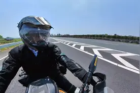 摩旅的朋友就是，我们路上遇见可能他只会陪你跑几十公里视频封面