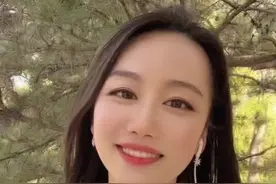 千古奇人徐霞客的一生，朝碧海而暮苍梧。您如何评价这种不计远近、不计朝暮、不计山海的理想与豪迈？#徐霞客 #中国旅游日 #百亿流量扶持 #诗词视频封面