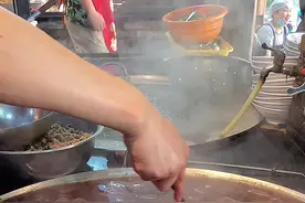 血旺成型的秘密，我今天就来给你们揭秘！#血旺 #小吃技术培训 #餐饮创业 @抖音短视频 视频封面