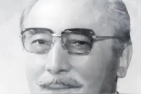 开国大典上，毛泽东将他亲切拉到了身边...他就是开国中将赛福鼎•艾则孜！ 视频封面