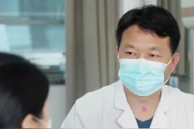 早晨起来#手麻，睡觉#手麻木，凌晨#手麻手胀怎么回事？视频封面