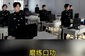 一起来看看火箭军部队的“巾帼英雄”——话务女兵吧！