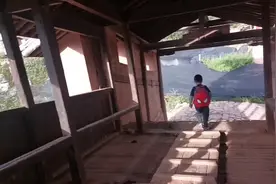 我们80后，大家还记得小时候去学校读书自己做饭的场景吗视频封面