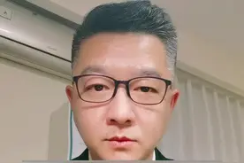 #消防员坠楼却用身体护住女童 杨科璋烈士，我们多么不希望用这样的方式记住你的名字，你在时，如炽烈的阳光，你离开，如灿烂的晚霞。英雄走好，致敬每一位消防英雄！ #大v快评 #消防员坠楼死死护住女童自己牺牲 视频封面